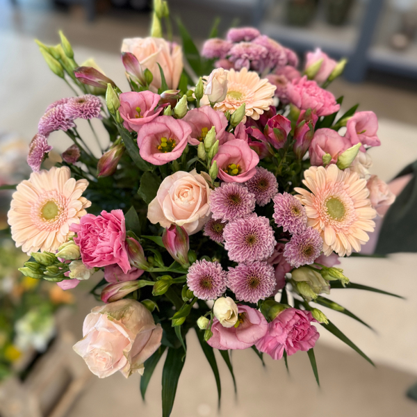 Mors Dags Buket i Rosa Nuancer