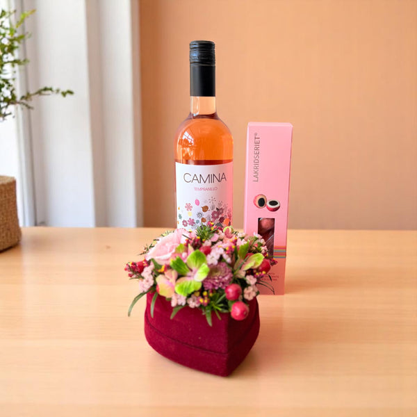 Mors Dags gave med rosévin, blomsterhjerte & hindbærlakrids